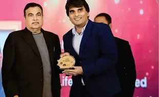 Nitin Gadkari recognition - official Intra Life photo
